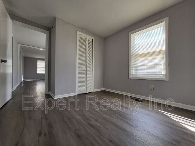 Foto del edificio - 203 Silver Leaf Dr