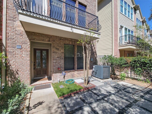 Foto del edificio - 2904 Chenevert St