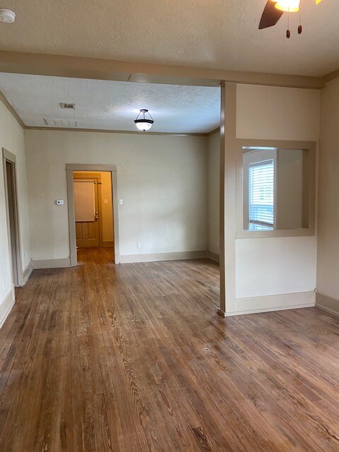 Building Photo - 132 N Miller St
