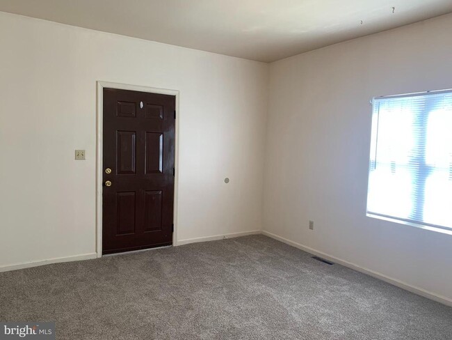 Foto del edificio - 1237 Potomac Ave