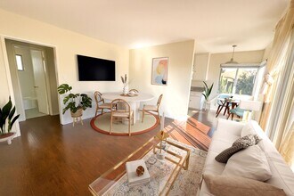 Building Photo - 921 Parkman Ave