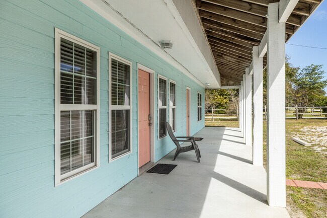 Foto del edificio - 360 Island Rd