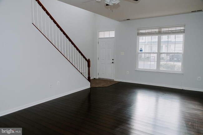 Building Photo - 110 Quinton Oaks Cir