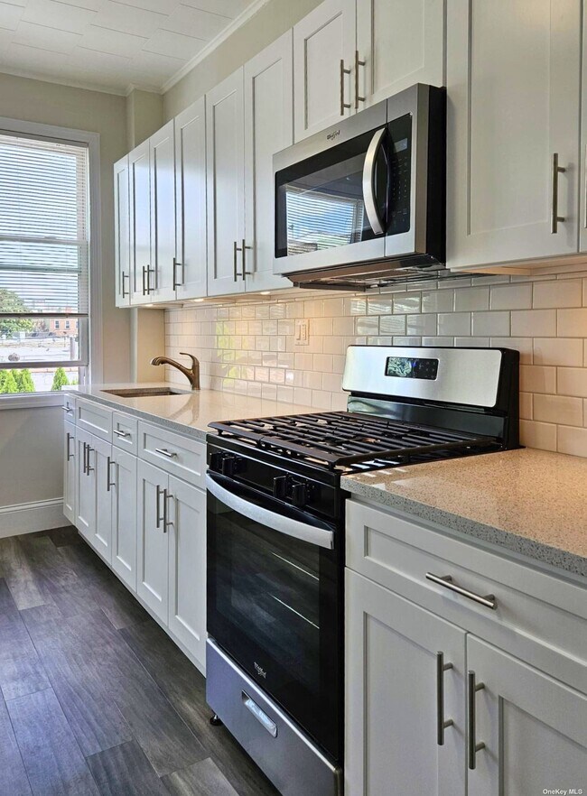 Building Photo - 35-49-49 Vernon Blvd