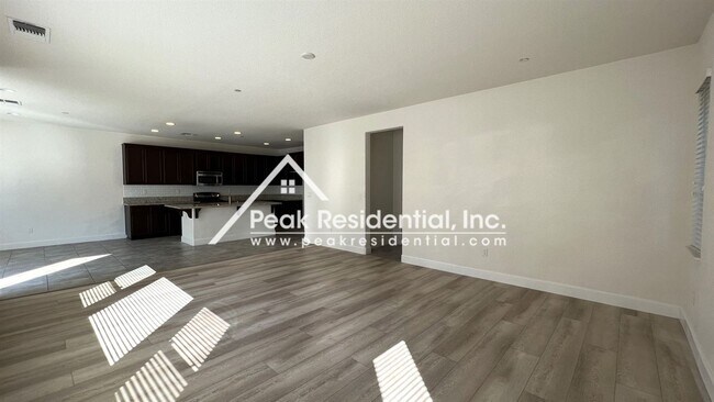 Building Photo - 4 br, 2.5 bath House - 8448 Vila Gale Way