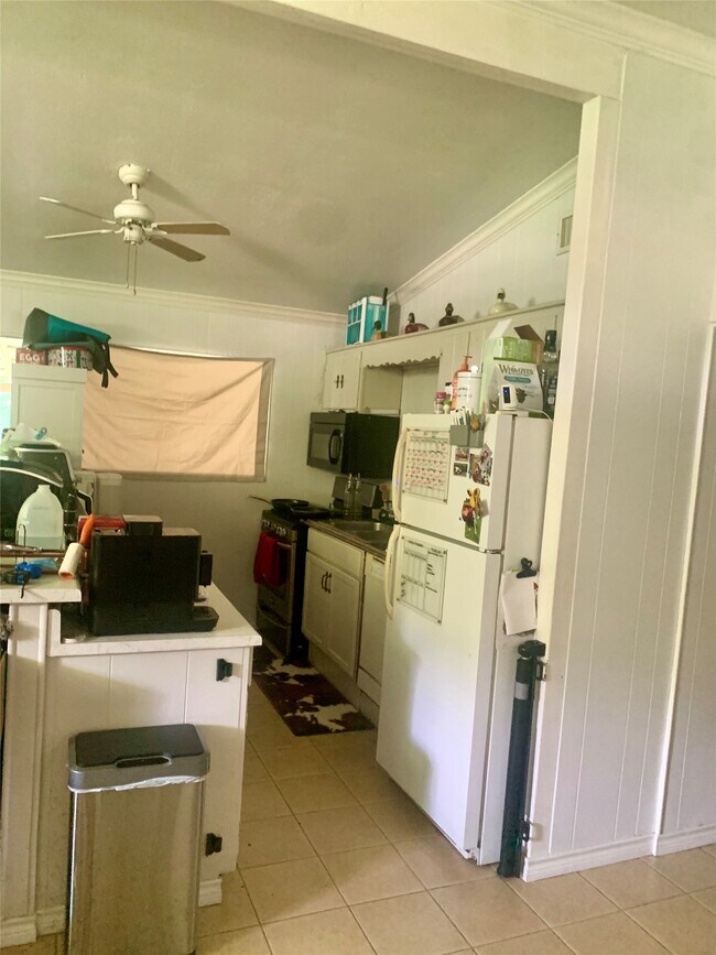 Foto del edificio - 9848 Pine Point Dr