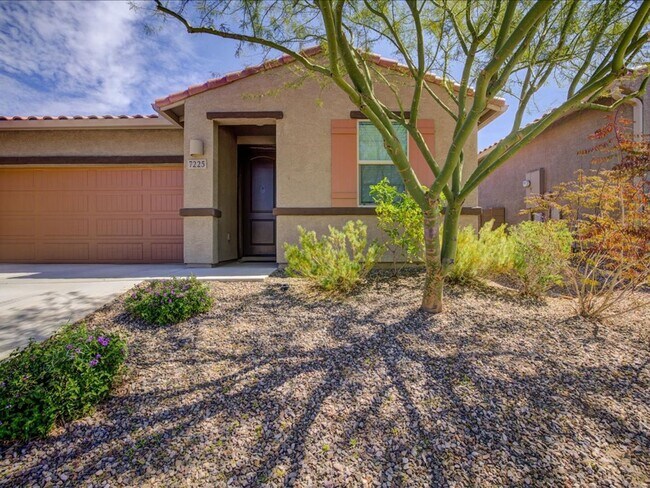 Building Photo - 4 Bedroom and 3 Bath