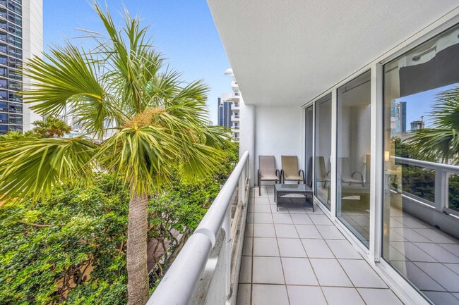 Foto del edificio - 1717 N Bayshore Dr