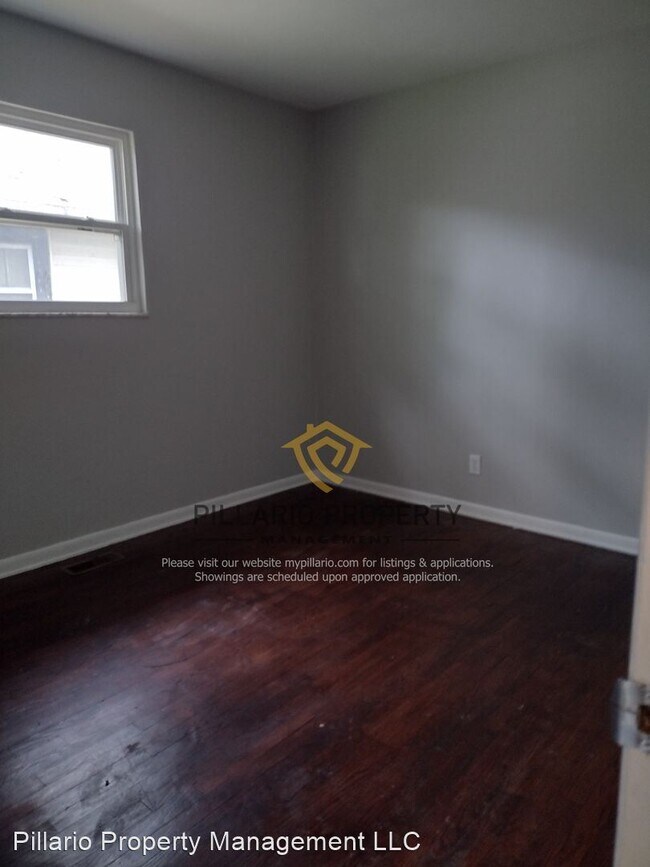 Building Photo - 3 br, 1 bath House - 2953 N Lasalle St
