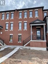 Building Photo - 980-980 Logan Dr
