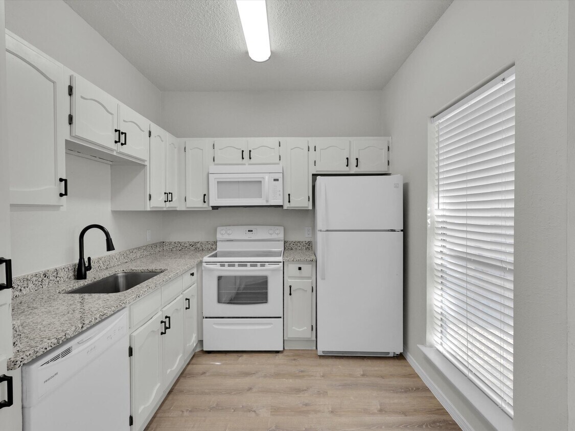 3125 Sondra Dr Unit F 104, Fort Worth, TX 76107 - Condo for