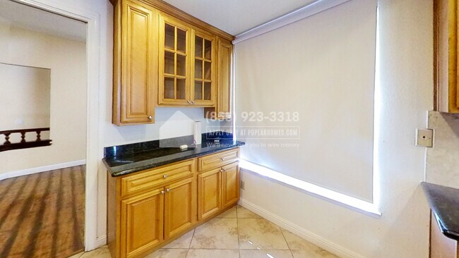 Building Photo - 483 Folsom Cir