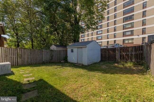 Building Photo - 97 S Jordan St