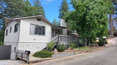 Building Photo - 3173 Ridge Ct