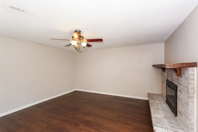 Foto del edificio - 3009 Joymeadow Dr