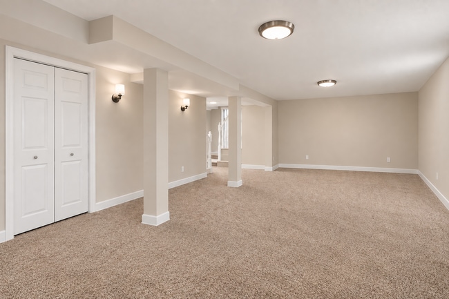 Building Photo - 79 S Heather Dr