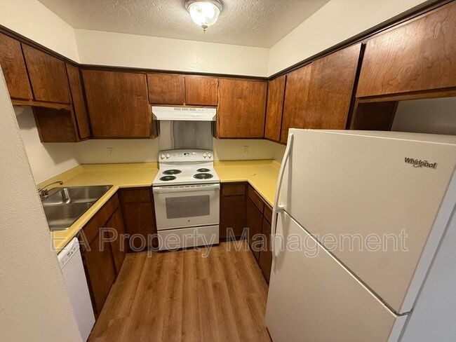 Foto del edificio - 2516 Chelwood Park Blvd NE
