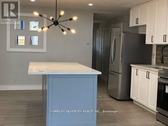 Photo du bâtiment - 35 Lakeside Ave