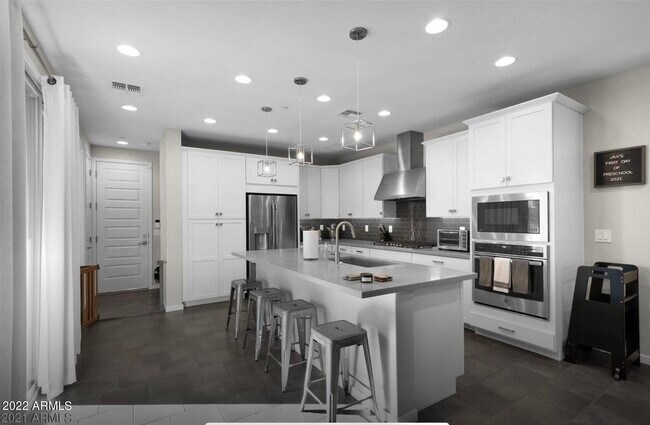 Building Photo - 1961 S Wallrade Ln