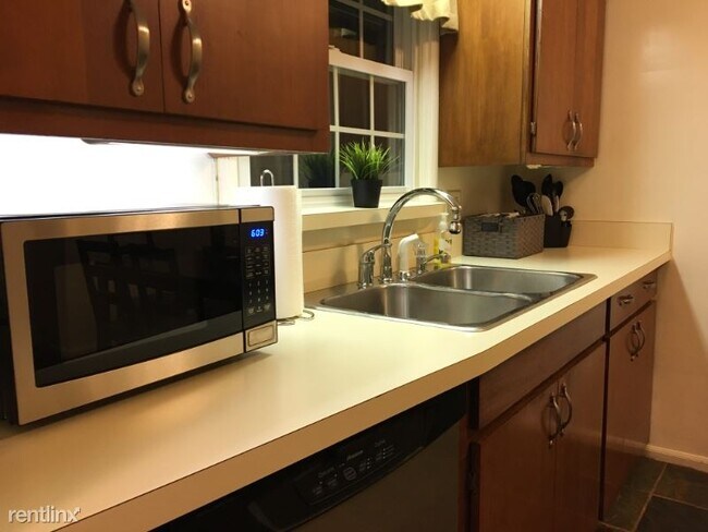 Foto del edificio - 2 br, 1 bath House - 1226 Franklin Blvd