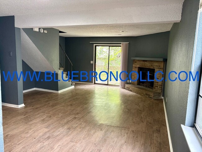 Building Photo - 116 SW Oxford Pl