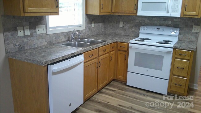 Foto del edificio - 2621 1st Ave NW