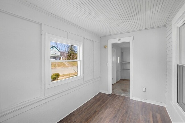 Photo - Newly Renovated Four Bedroom! House