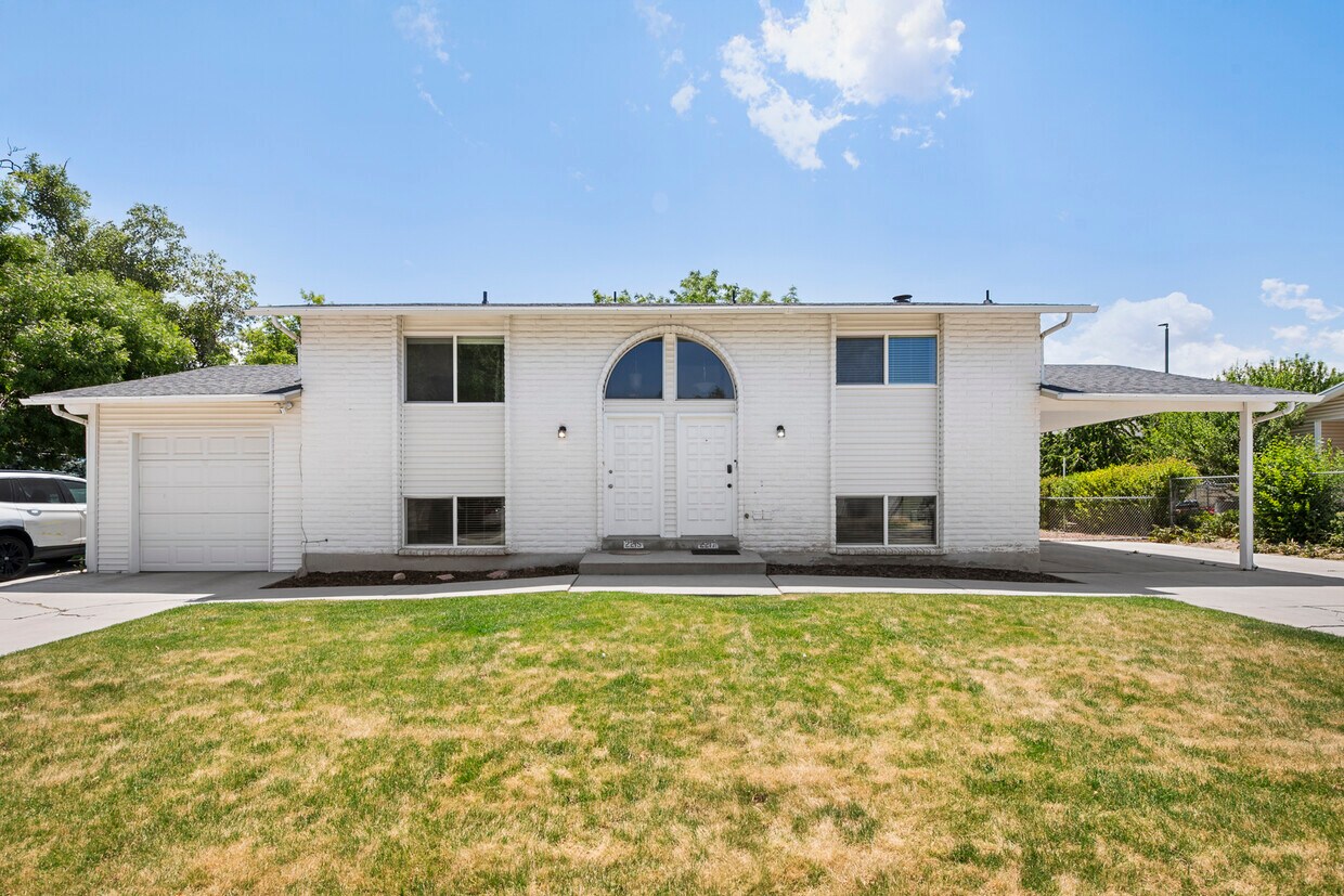 Foto principal - 2215 W Bonniebrook Dr