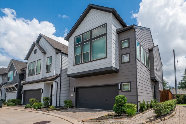 Foto del edificio - 963 Lilly Flower Ln