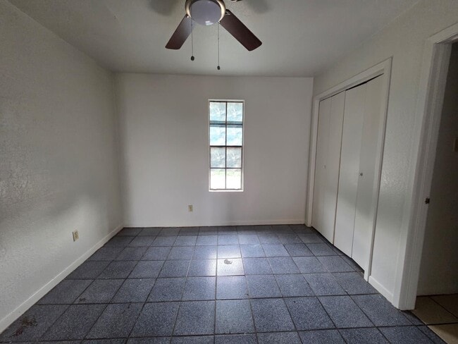 Foto del edificio - 2704 E Kearney St