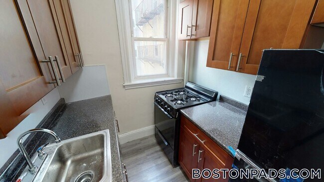 Building Photo - 1191 Boylston St
