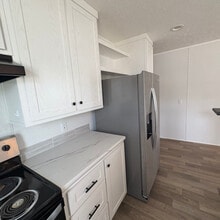 Building Photo - 255 Sycamore Loop
