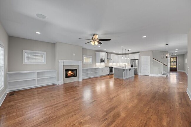 Foto del edificio - Stunning Home in Melrose 12 South Area...D...