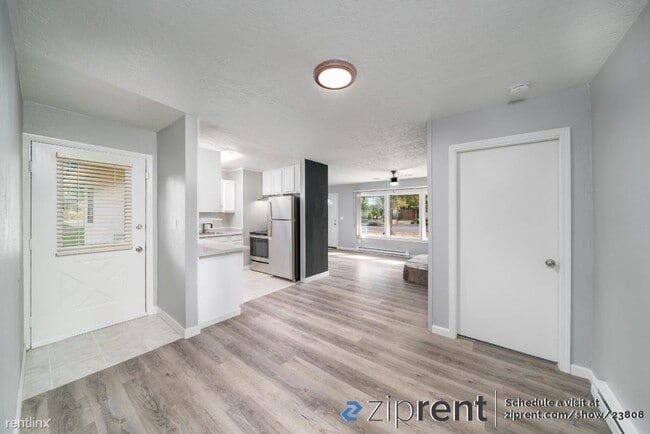 Building Photo - 3 br, 2 bath House - 12917 Northeast Holla...