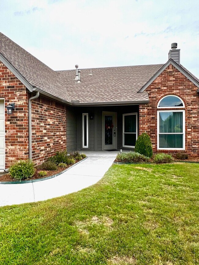 Foto del edificio - 4 Bed 2.5 Bath Rental Home Tulsa (Broken A...