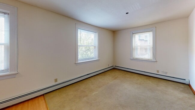 Building Photo - 10 Langdon St