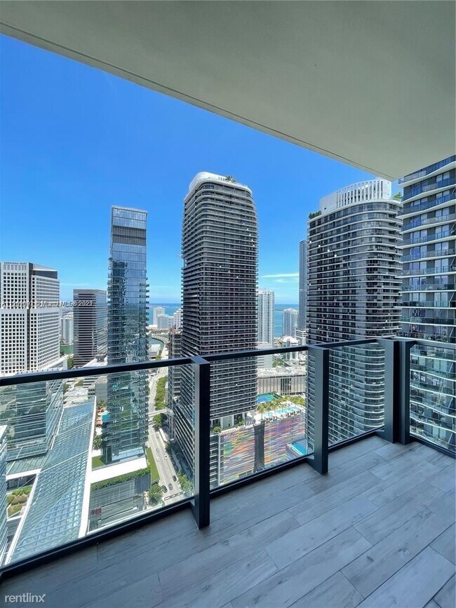 Foto del edificio - 2 br, 2 bath Condo - 88 SW 7th St Apt 3303