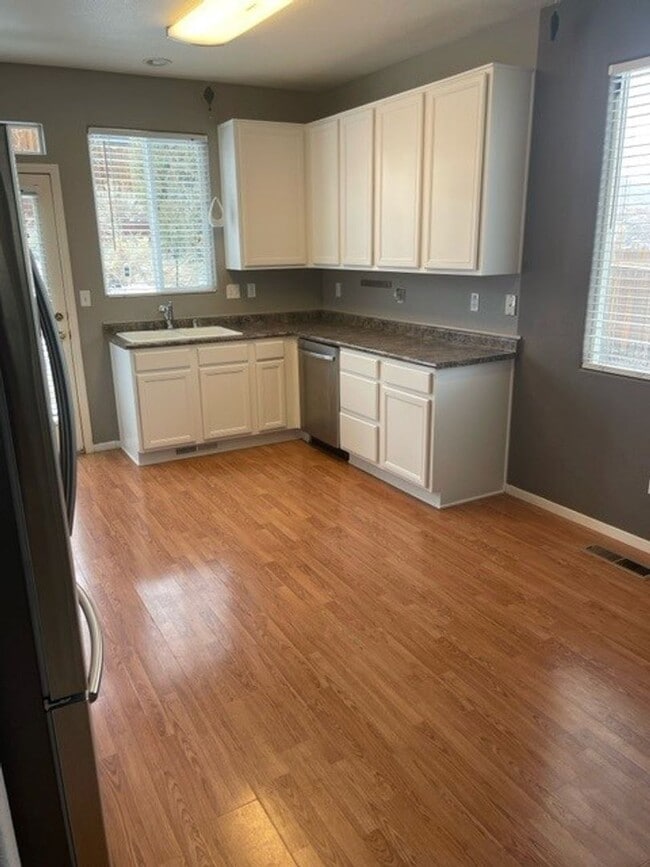 Building Photo - Welcome Home!