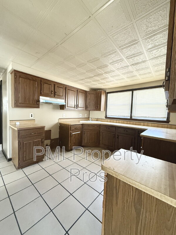 Foto del edificio - 6537 N 58th St
