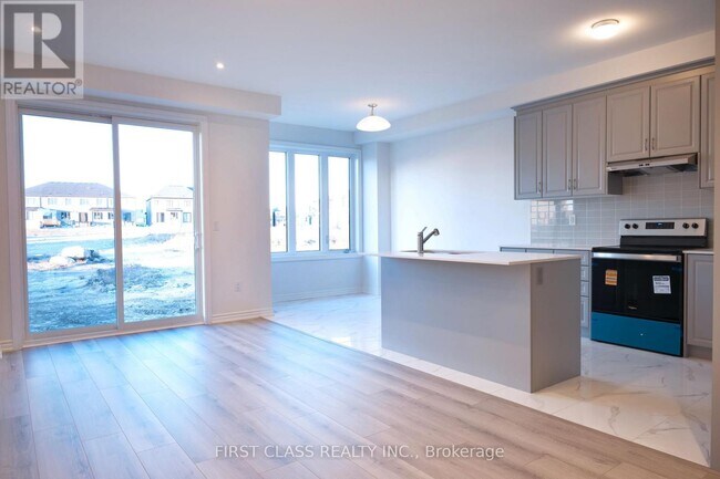 Building Photo - 24 Kamper Ave