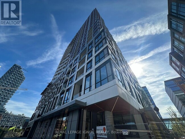 Building Photo - 15 Richardson St