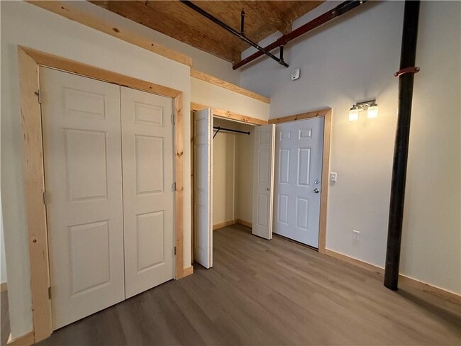 Foto del edificio - 327 Pine St