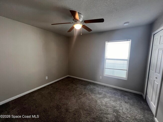Building Photo - 563 Corbin Cir SW