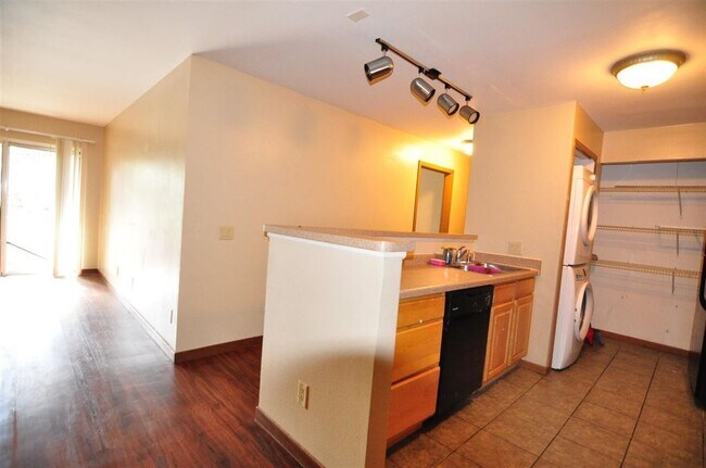 Building Photo - 1144 Morraine View Dr