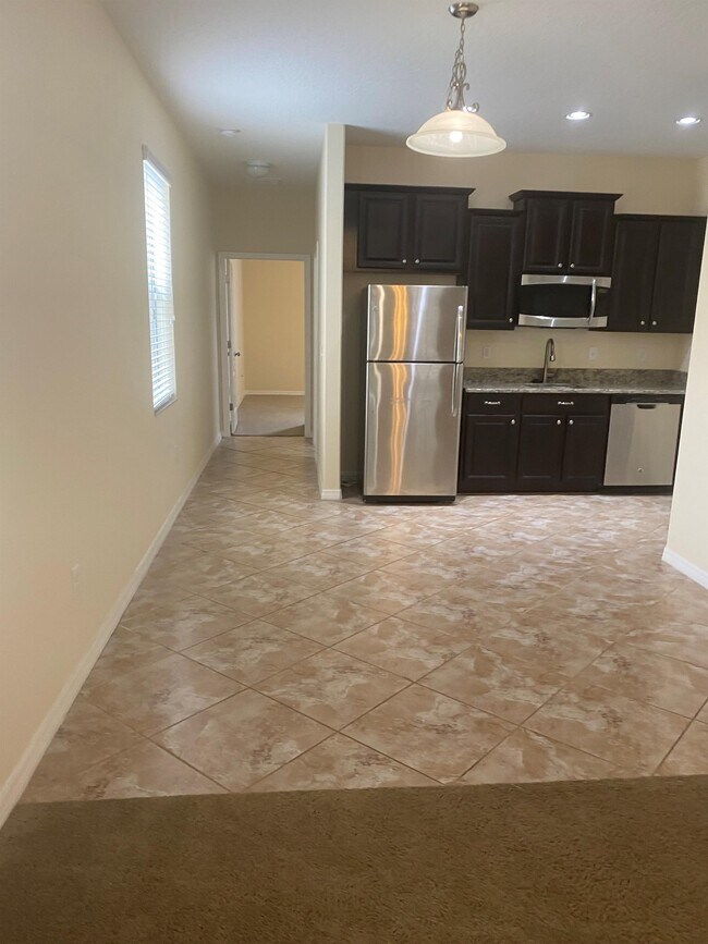 Foto del edificio - 13173 Royal Pines Ave