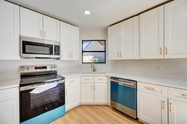 Building Photo - 3317 Scarlet Oak Ct