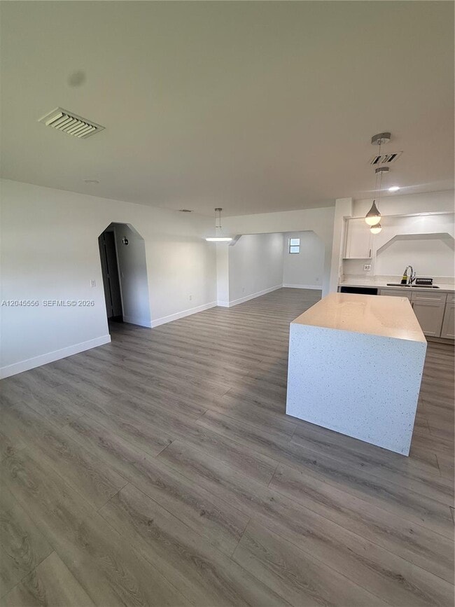 Foto del edificio - 8720 NW 11th St
