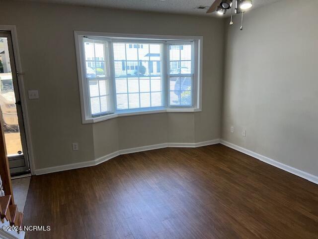 Foto del edificio - 904 Spring Forest Rd