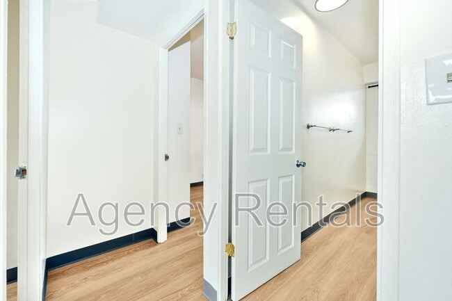 Building Photo - 1438 Liliha St