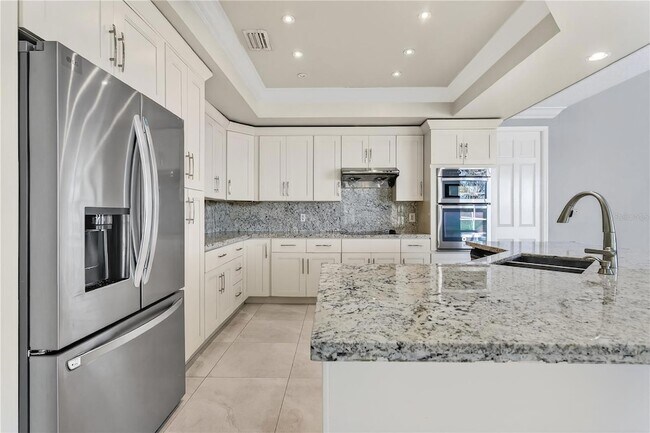 Foto del edificio - 6719 Fairway Cove Dr